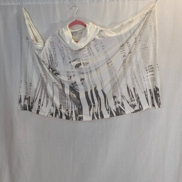 Cover Charge One Size Newsprint Cover-Up Poncho Style White/Black - Picture 10 of 15